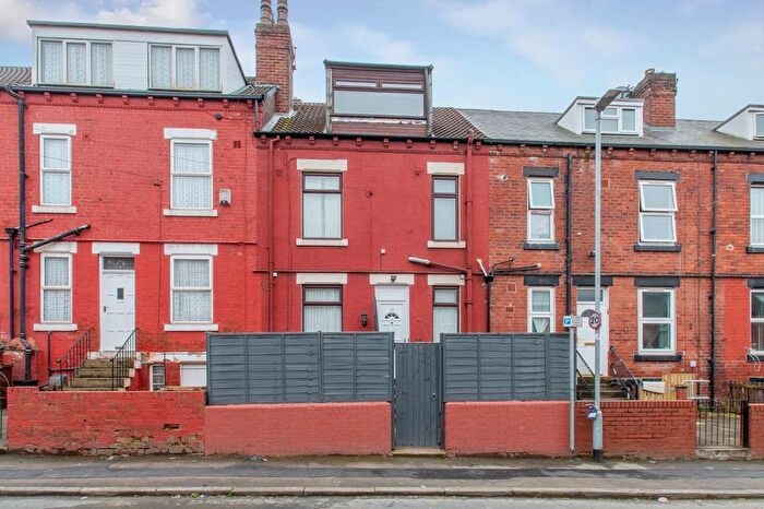 3 Bedroom Property To Rent In Brownhill Avenue, Leeds, LS9