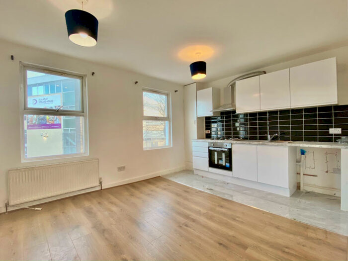 3 Bedroom Flat To Rent In Nursery Road, , Thornton Heath, CR7