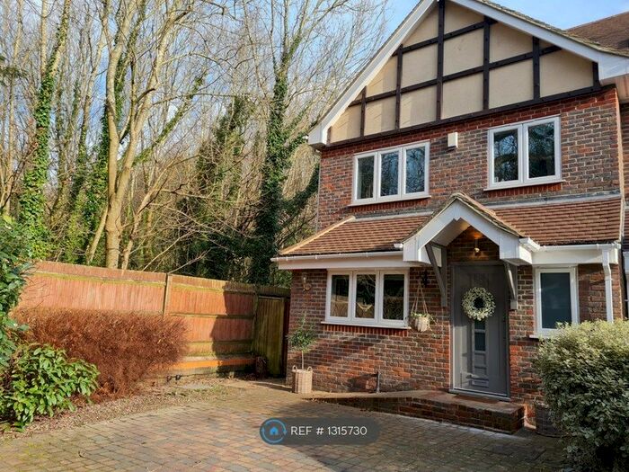 4 Bedroom Semi-Detached House To Rent In Whyteleafe Hill, Whyteleafe CR3