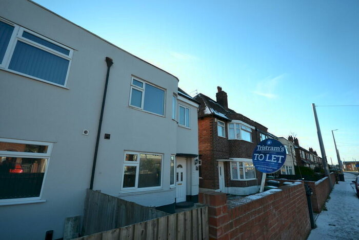 6 Bedroom Semi-Detached House To Rent In Lower Road, Beeston, NG9