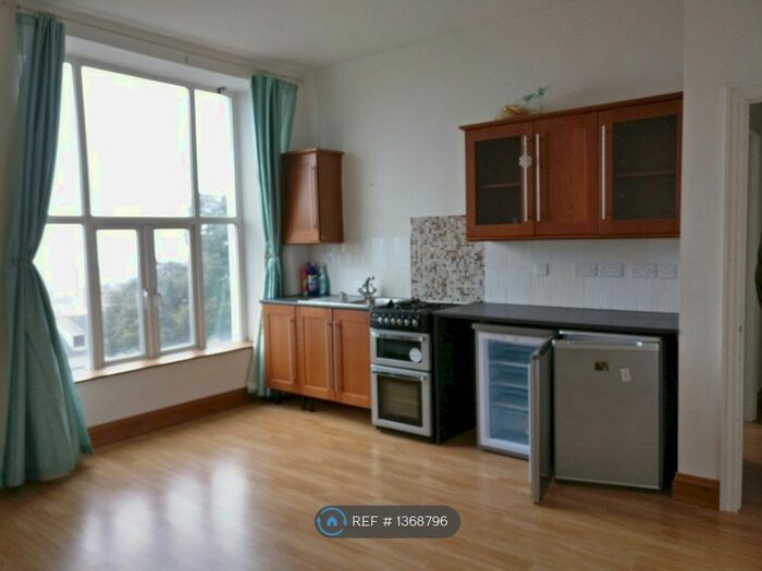 1 Bedroom Flat To Rent In Heathfield, Swansea, SA1