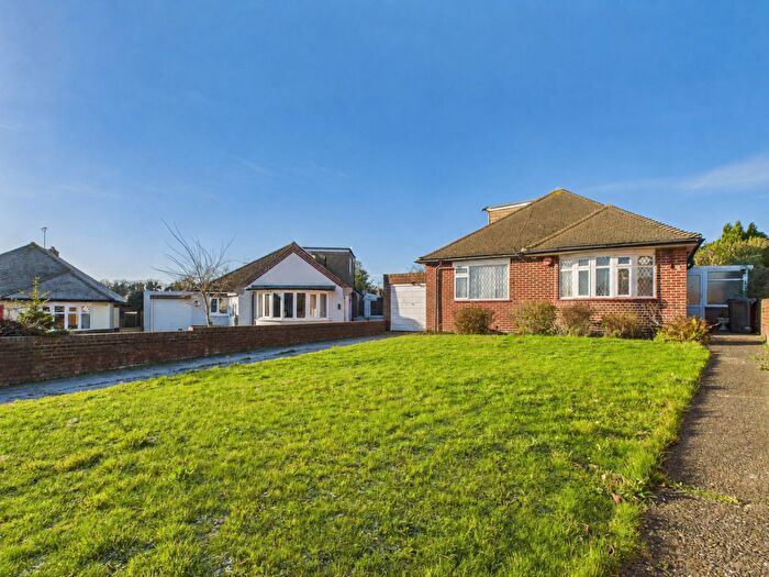 3 Bedroom Detached Bungalow For Sale In Harmsworth Gardens, Broadstairs, CT10