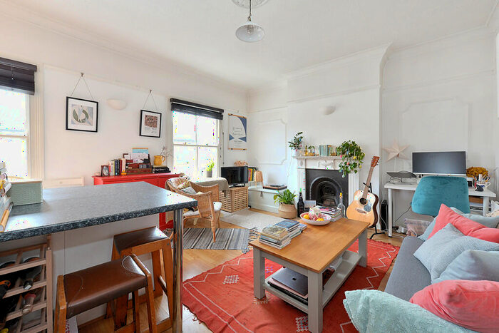 1 Bedroom Flat To Rent In Victoria Park Road, Victoria Park, E9