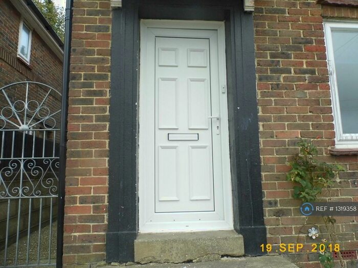 2 Bedroom Semi-Detached House To Rent In Moulsecoomb Way, Brighton, BN2