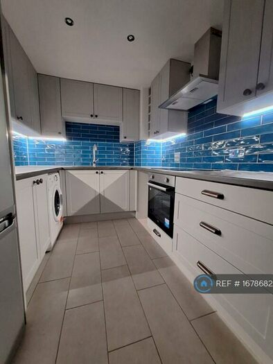 2 Bedroom Flat To Rent In Sunderland Point, London, E16