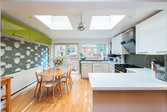 4 Bedroom Terraced House For Sale In Masons Paddock, Dorking, RH4