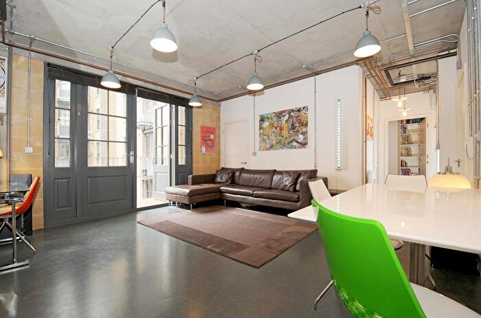 2 Bedroom Flat To Rent In New Inn Broadway, Islington, EC2A