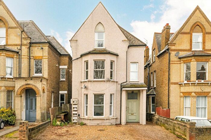 2 Bedroom Flat For Sale In Bedford Hill, Balham, SW12