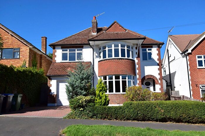 4 Bedroom Detached House For Sale In Coniston Road, Kings Langley, WD4