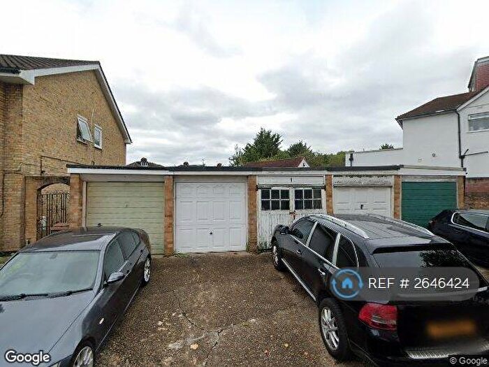 2 Bedroom Maisonette To Rent In Onslow Close, London, E4