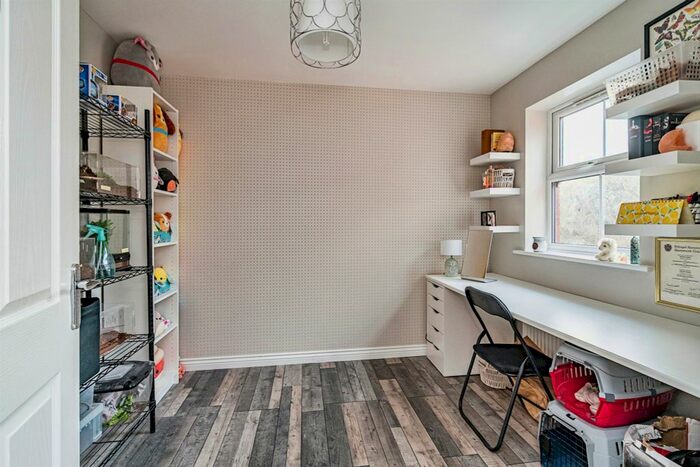 2 Bedroom Flat For Sale In Goodrich Mews, Dudley, DY3