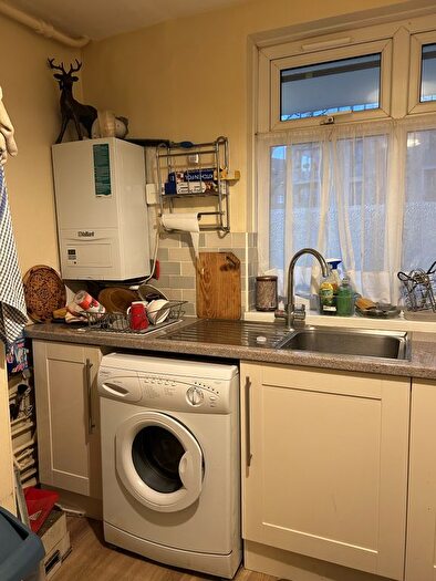 1 Bedroom Flat To Rent In Silchester Road, London, W10