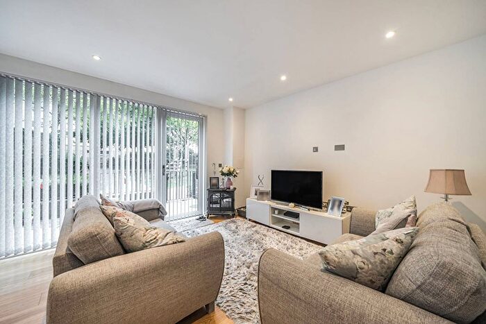 1 Bedroom Flat For Sale In Cambridge Avenue, North Maida Vale, London, NW6