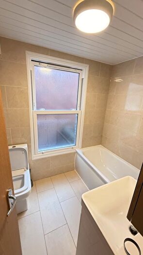 2 Bedroom Flat To Rent In Greenford Road, Sutton, SM1