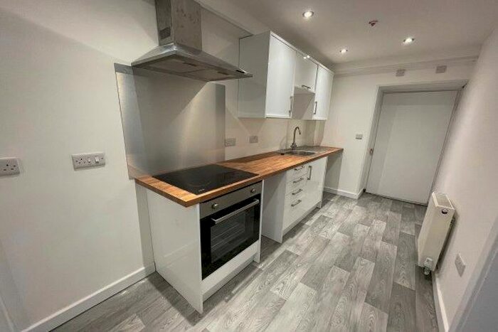 2 Bedroom Flat To Rent In Laws Street, Pembroke Dock, SA72