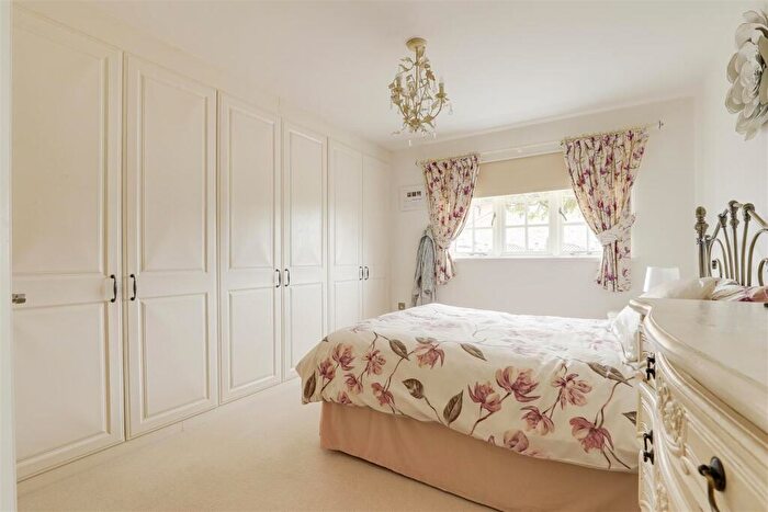2 Bedroom Cottage For Sale In Adbolton Lane, West Bridgford, Nottinghamshire, NG2