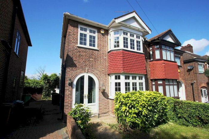 3 Bedroom Semi-Detached House To Rent In Carnanton Road, London, E17
