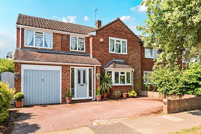 5 Bedroom Semi-Detached House For Sale In Briar Road, Shepperton, TW17