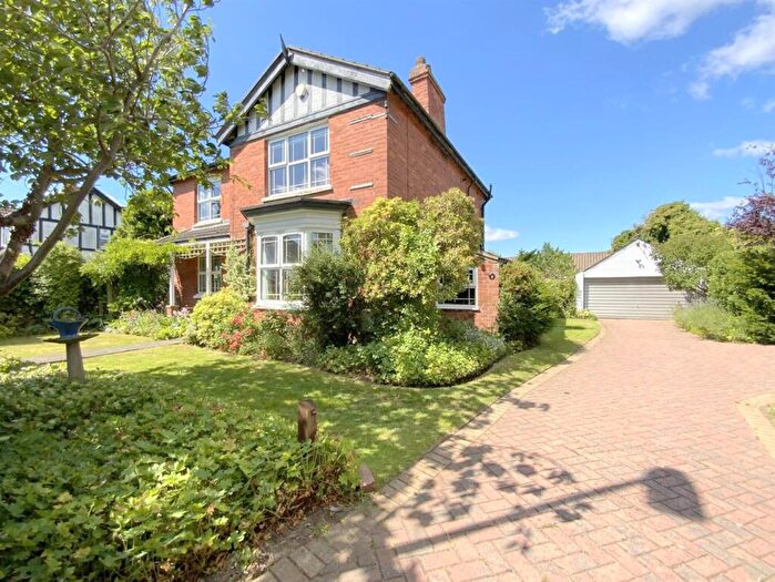 4 Bedroom Detached House For Sale In Bulwick Avenue, Scartho, DN33