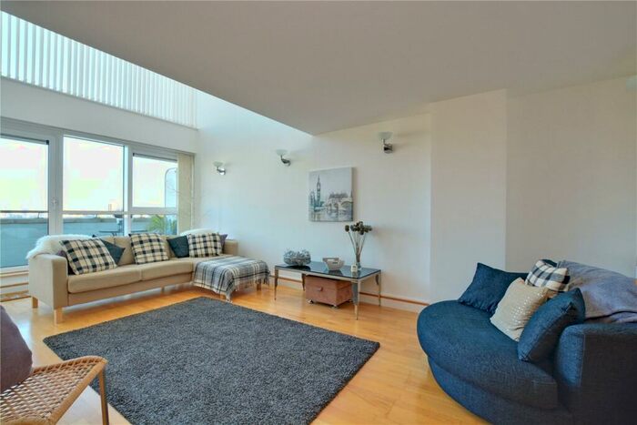 3 Bedroom Apartment To Rent In Greenfell Mansions, Glaisher Street, Greenwich, London, SE8