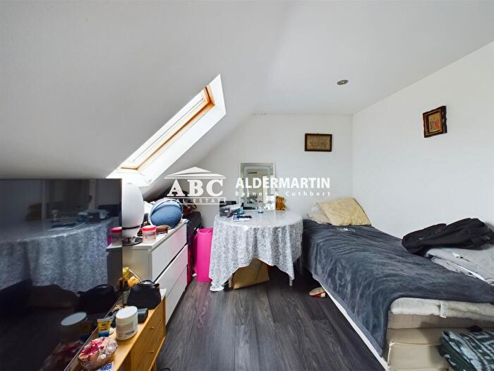 1 Bedroom Apartment For Sale In Endersleigh Gardens, London, NW4