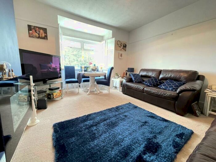 2 Bedroom Flat To Rent In Northern Parade, Portsmouth, PO2