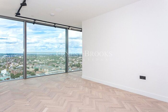 2 Bedroom Apartment To Rent In Valencia Tower, Bollinder Place, Old Street, EC1V
