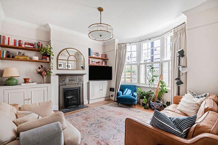 2 Bedroom Flat For Sale In Swaby Road, Earlsfield, London, SW18