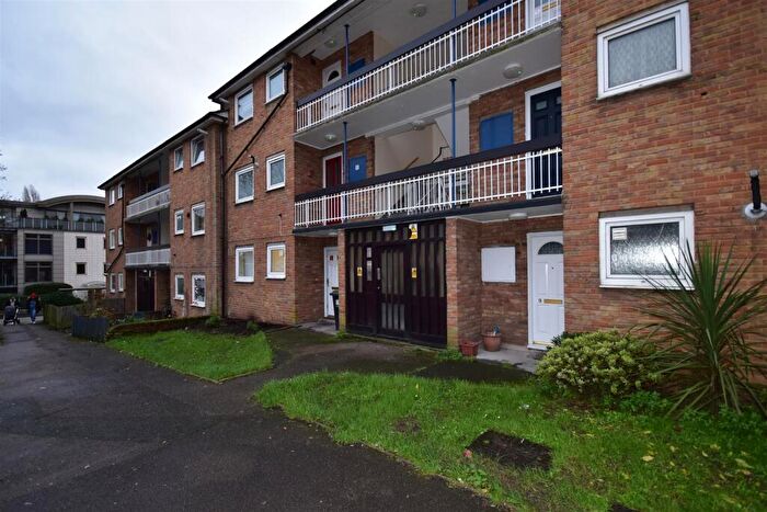 1 Bedroom Maisonette For Sale In Lower Queens Road, Buckhurst Hill, IG9