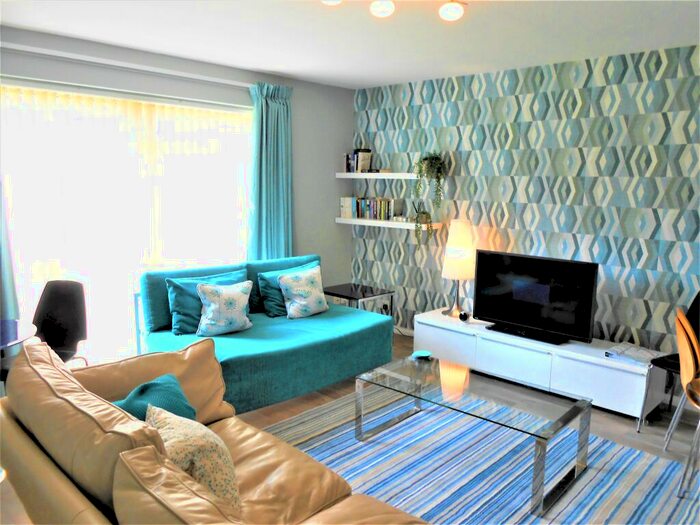 2 Bedroom Flat To Rent In Beauclere House South Bank, Surbiton, KT6