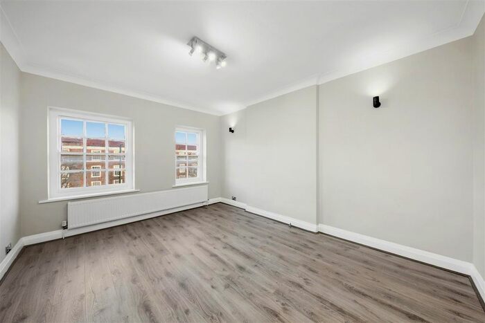 2 Bedroom Flat To Rent In Finchley Road, London, NW11