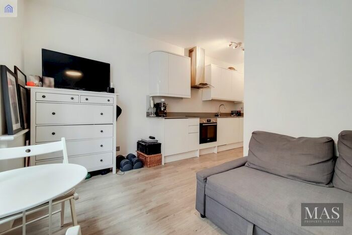1 Bedroom Flat To Rent In Floral Street, London, WC2E