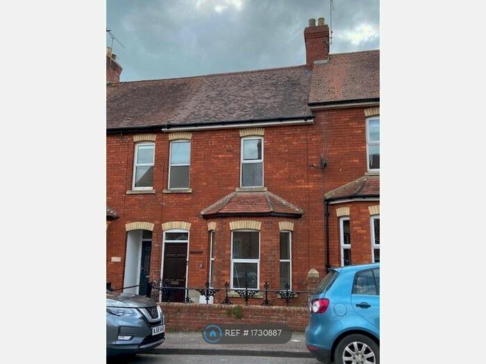 1 Bedroom Flat To Rent In Wootton Grove, Sherborne, DT9