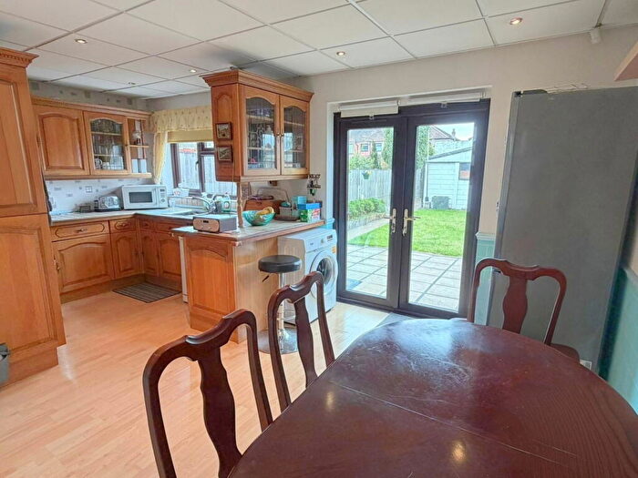 3 Bedroom Terraced House For Sale In Crowlands Avenue, Romford, RM7