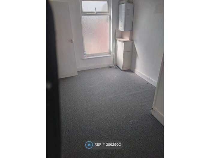 3 Bedroom Terraced House To Rent In Welholme Road, Grimsby, DN32