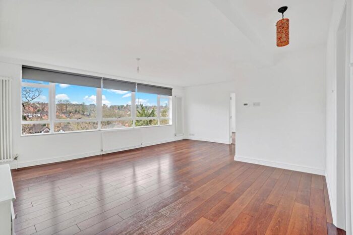 2 Bedroom Apartment To Rent In Farquhar Road, Crystal Palace, London, SE19