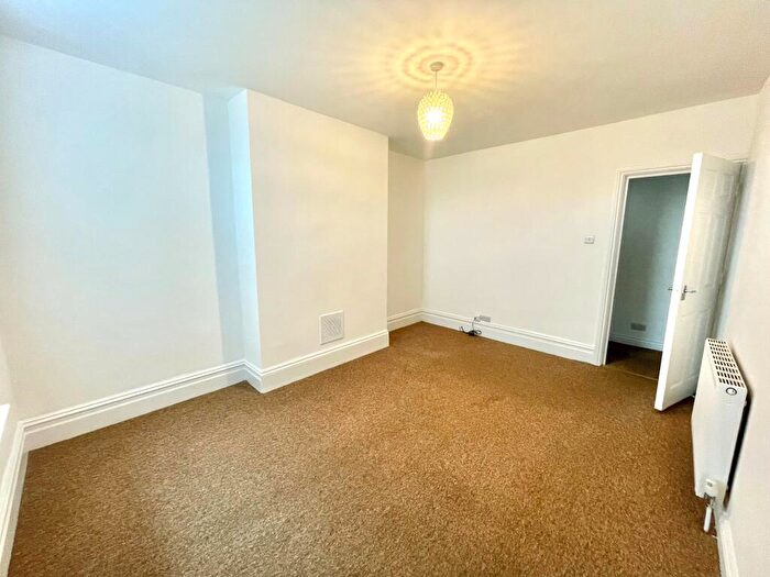 1 Bedroom Flat To Rent In Windsor Road, Boscombe, BH5