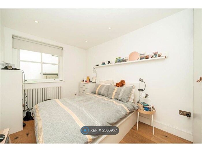 2 Bedroom Flat To Rent In Murray Street, London, NW1
