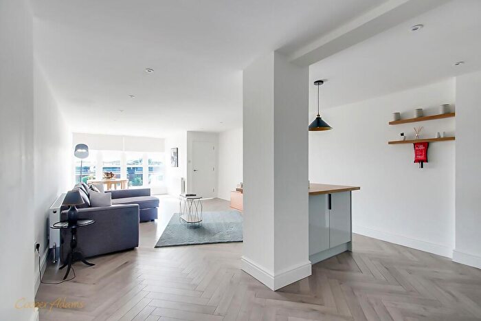 1 Bedroom Apartment For Sale In Pier Road, Littlehampton, BN17