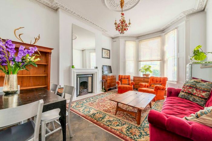 2 Bedroom Flat To Rent In St Marks Road, North Kensington, London, W10