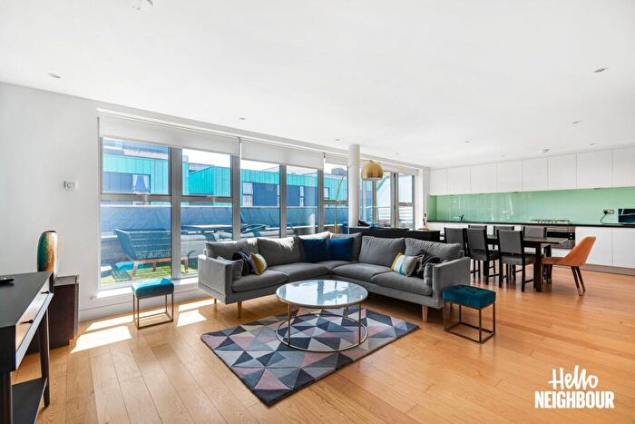2 Bedroom Apartment To Rent In Seward Street, London, EC1V