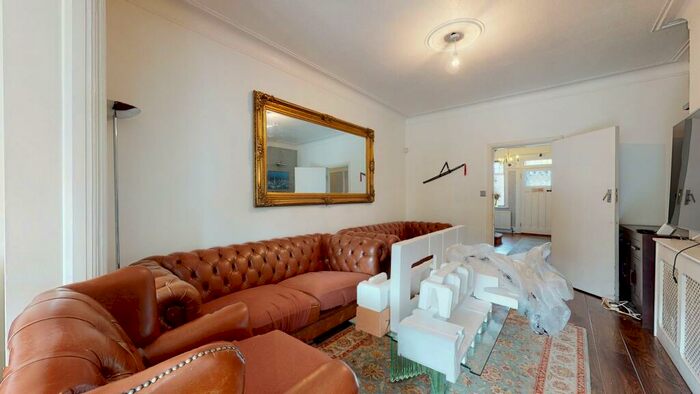 10 Bedroom Flat To Rent In Lampard Grove, N16