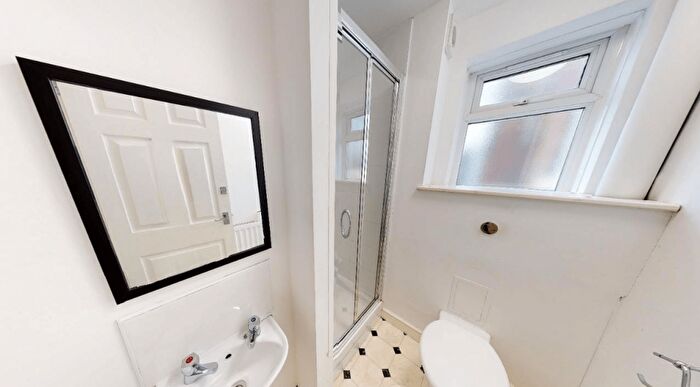 5 Bedroom Terraced House To Rent In Nottingham, NG7