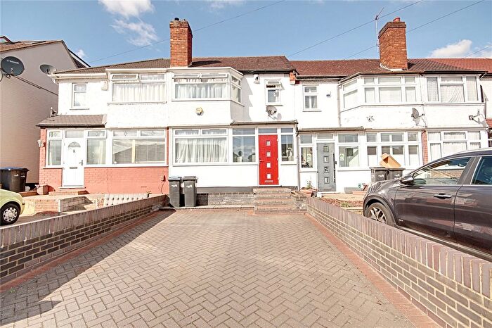 3 Bedroom Terraced House For Sale In Hoe Lane, Enfield, EN1