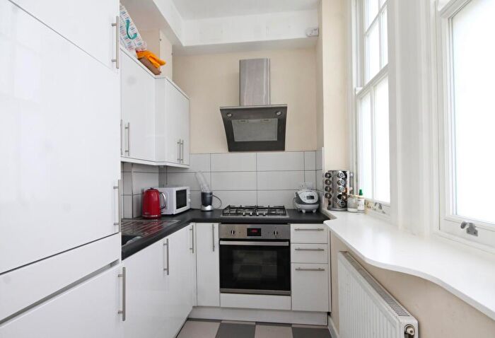 1 Bedroom Flat To Rent In Royal College Street, Camden, NW1