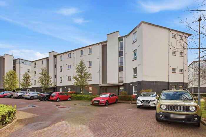 2 Bedroom Flat For Sale In Redshank Avenue, Renfrew, PA4