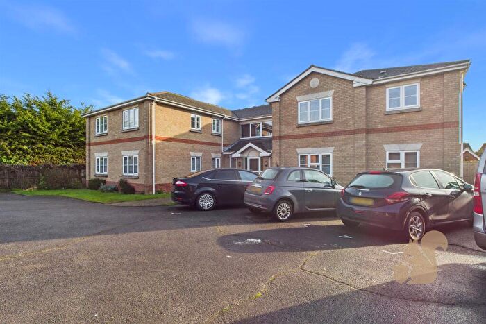 2 Bedroom Apartment For Sale In East Road, West Mersea, Colchester, CO5