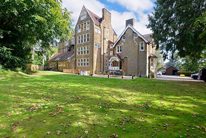 2 Bedroom Flat For Sale In Filmer Grove, Godalming, GU7