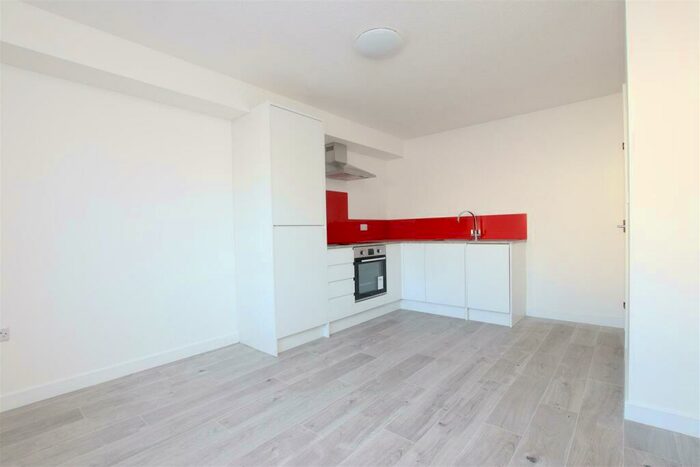 2 Bedroom Flat To Rent In Portland Place, Frome, BA11