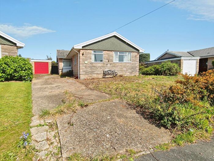 3 Bedroom Bungalow For Sale In Linstone Drive, Norton, Yarmouth, PO41